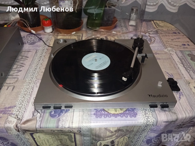 Бюджетен Грамофон