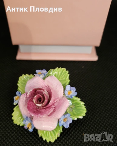 Винтидж брошка Dorothy Ann – английски порцелан, снимка 3 - Антикварни и старинни предмети - 53720142