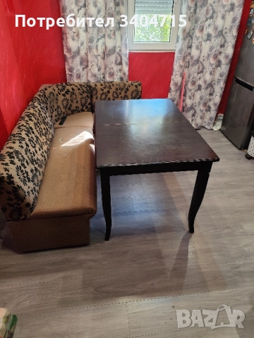 трапезна маса