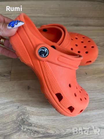 Оригинални оранжеви чехли Crocs ! 33-34 н, снимка 1 - Детски сандали и чехли - 46231013