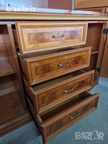 Масивна Витрина с Осветление -внос от Германия! , снимка 8 - Секции и витрини - 52822008