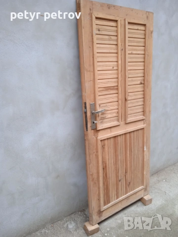 Продава таблена врата 