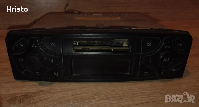 Оригинален радио касетофон Мерцедес ц клас  203/209, снимка 2 - Части - 53541918