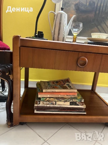 Ретро дървена маса/ шкаф на колелца , снимка 2 - Шкафове - 50969647