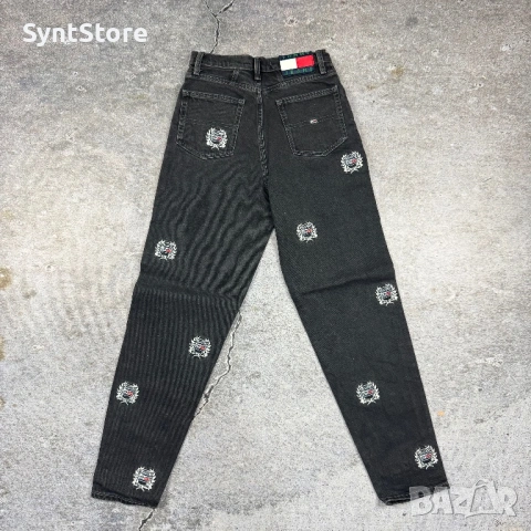 Tommy Jeans Ultra High Rise Tapered "Mom" Jeans – Черен деним с бродерия, снимка 2 - Дънки - 53300227