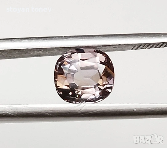  Рядък естествен електрически сиво-розов шпинел 1,41 карата! Сертификат!, снимка 9 - Други - 54155266