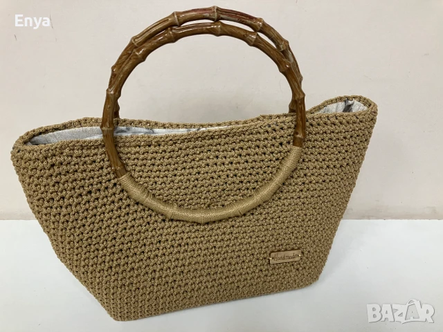 Ръчно-плетена дамска чанта с твърди дръжки