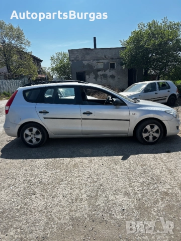 На Части! Хюндай/Hyundai i30 1.6crdi 2009г, снимка 2 - Автомобили и джипове - 52597611