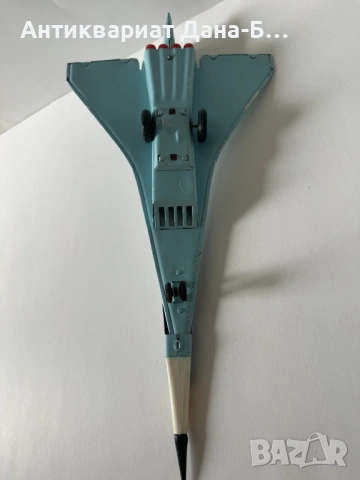 Рядък ретро метален самолет Ту-144 (Конкорд) – СССР, Колекционерска играчка, снимка 4 - Колекции - 54237832