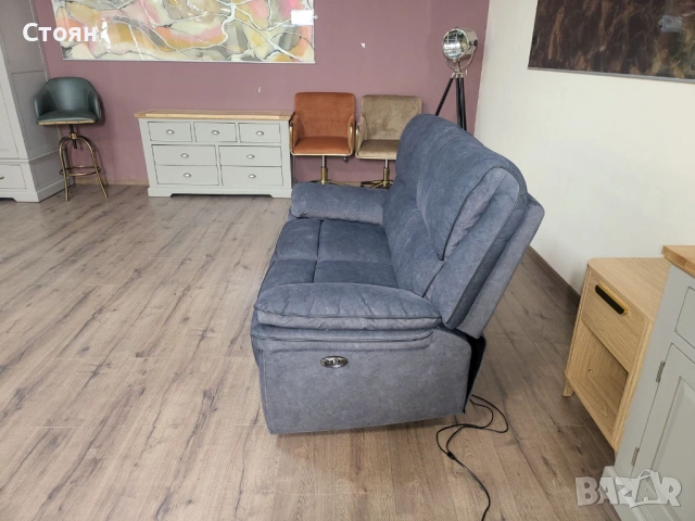 Сив диван от плат двойка с електрически релаксиращ механизъм, снимка 7 - Дивани и мека мебел - 53721318