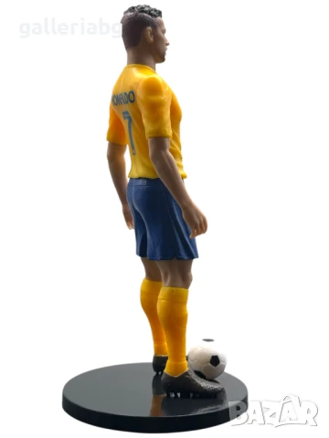 Футболна фигура на футболист Кристиано Роналдо (Cristiano Ronaldo) CR7, снимка 5 - Фигурки - 50583970