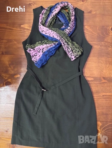Дамска рокля размер М подарък шал 