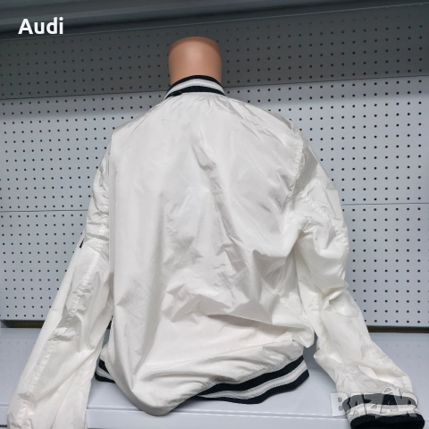 Мъжко Яке Boss, снимка 2 - Якета - 53528910