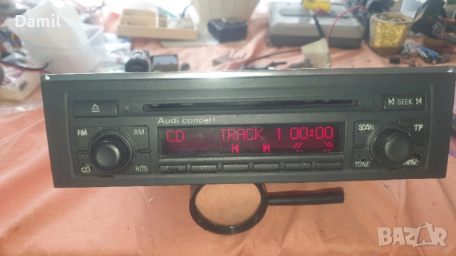Audi CD радио с известен код, снимка 2 - Аксесоари и консумативи - 52396773