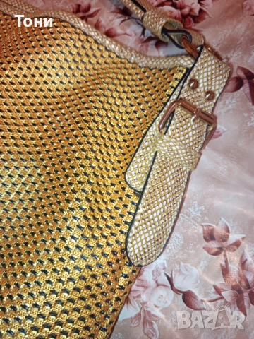 Нова Златиста Дамска Чанта , снимка 2 - Чанти - 52406857
