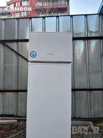 Хладилник с фризер 