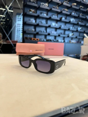 очила с черен обикновен калъф miu miu , снимка 5 - Слънчеви и диоптрични очила - 50684669