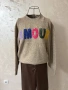 Дамски пуловер с цветен надпис, снимка 2