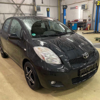 Toyota yaris 1.3, снимка 1 - Автомобили и джипове - 45045788