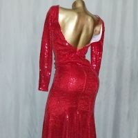 S Ярко червена дълга рокля с пайети гол гръб, снимка 6 - Рокли - 45108307