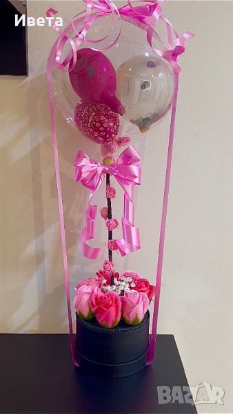 Кутия с цветя и балони, снимка 1