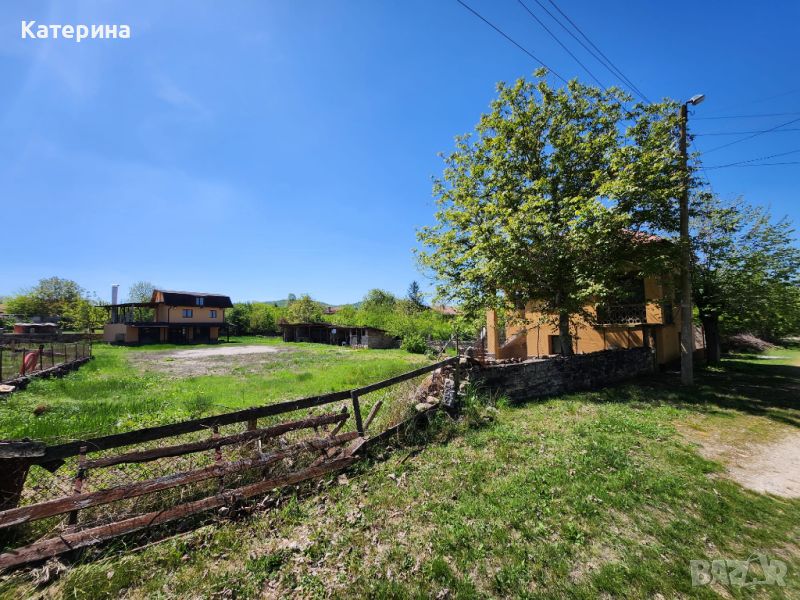 Продажба на 2 къщи в един двор село Карлуково, снимка 1