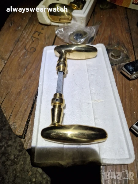 Дръжки / маханизми за врати и прозорци - златни, снимка 1