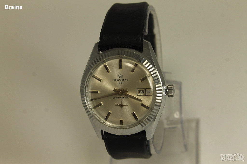 1960's НОВ Швейцарски Часовник RAYAM 23 Календар, снимка 1
