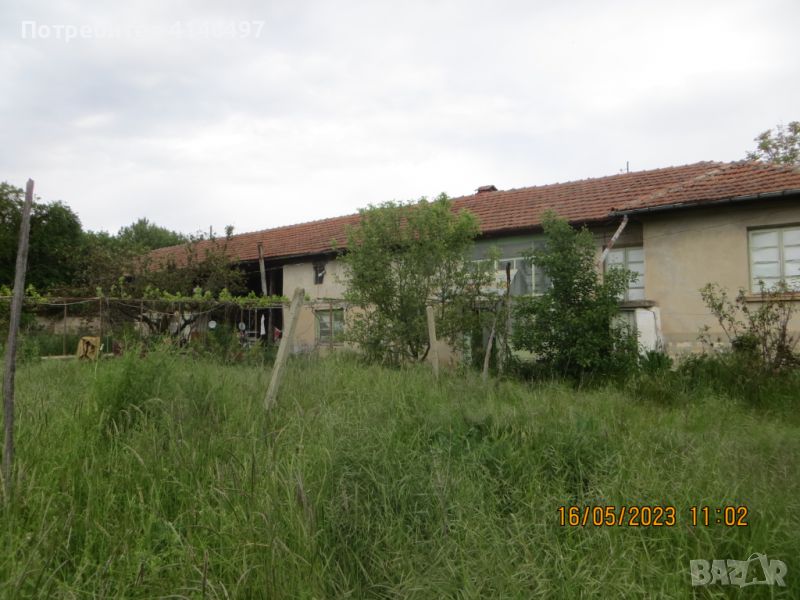 Продавам урегулиран поземлен имот с къща в с. Горски Сеновец, община Страцица, снимка 1