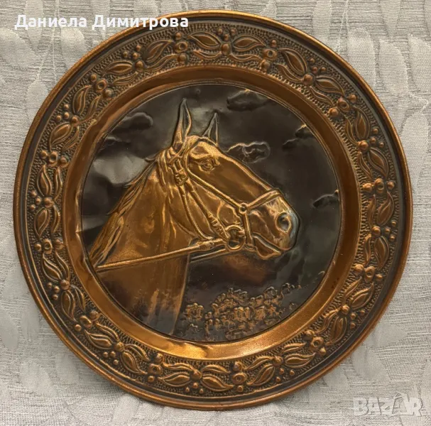 Медна чиния, кон, снимка 1