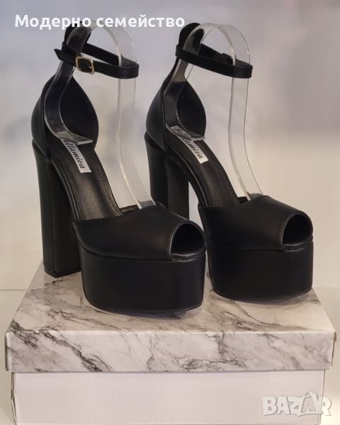 Дамски обувки в черно с каишка , снимка 1