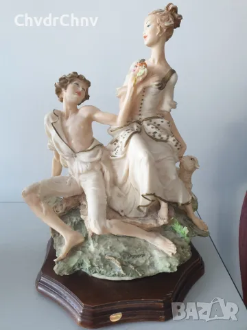 Армани Каподимонте фигура на момче и момиче с агне (статуетка Capodimonte Armani COUPLE), снимка 1 - Статуетки - 46925766