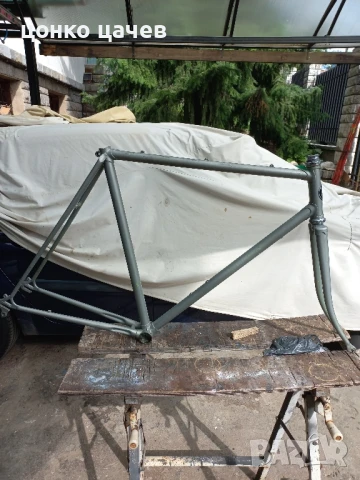 продавам ретро рамка с вилка и чашки 55размер puch