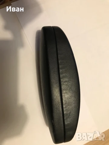 Твърд калъф за очила Hugo Boss, снимка 2 - Слънчеви и диоптрични очила - 50476392