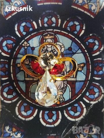 Кристална ангелска брошка от катедралата Нотр Дам, снимка 2 - Други - 52237791