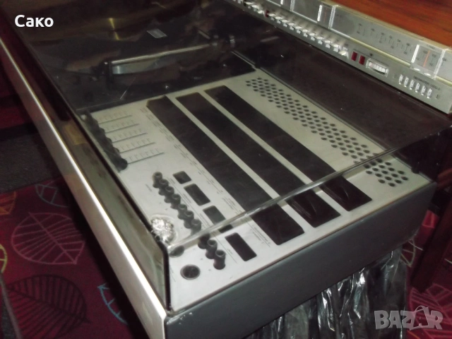 Продавам радио усилвател с грамофон WEGA, снимка 6 - Ресийвъри, усилватели, смесителни пултове - 53873433