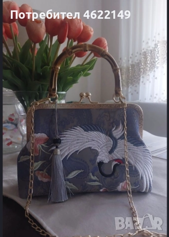 Красива дамска чанта с бродерия и  дръжка от бамбук, снимка 4 - Чанти - 52423733
