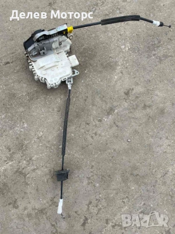 8K0839015D брава от задна лява врата от Audi A4 B8 1.8 TFSI 120 ph., automatic, 2011, engine CDHA 