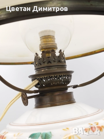 антикварна петролна лампа с основа от опалиново стъкло и абажур от матирано стъкло, около 1900 г, снимка 7 - Антикварни и старинни предмети - 51953869