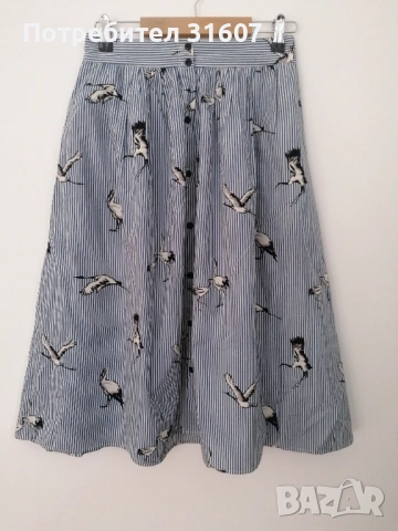 Ефектна раирана пола ZARA с принт „жерави“