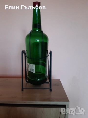 Бутилка (галон) от уиски JAMESON 4.5 литра със стойка (люлка), снимка 2 - Други - 52375399