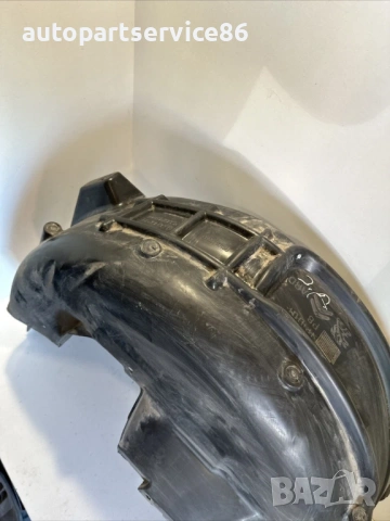 Калник за заден десен колело за Peugeot 3008 1.2T (2022) 9810125580, снимка 2 - Части - 53604297