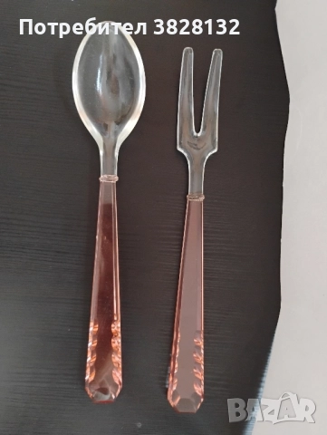 Винтидж кристални розови стъклени прибори за сервиране на салата (лъжица и вилица). 