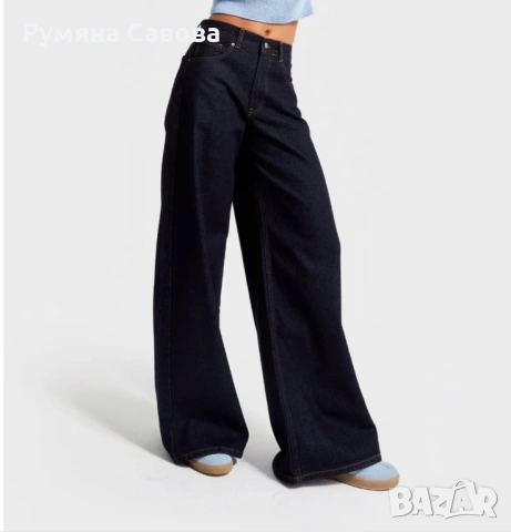 Продавам дамски дънки с широк крачол, цвят индиго