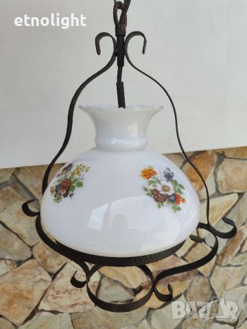 Старинен полилей от ковано желязо с голяма стъкленица с флорални мотиви , снимка 3 - Лампи за таван - 45313198