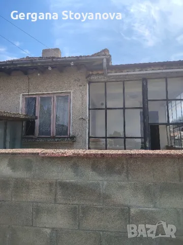 Къща в Гр.Цар Калоян с кладенец, снимка 15 - Етаж от къща - 50218306