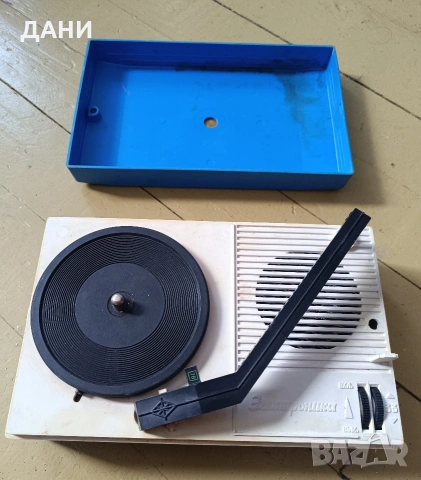 Ретро мини магнетофон , снимка 3 - Антикварни и старинни предмети - 53579498