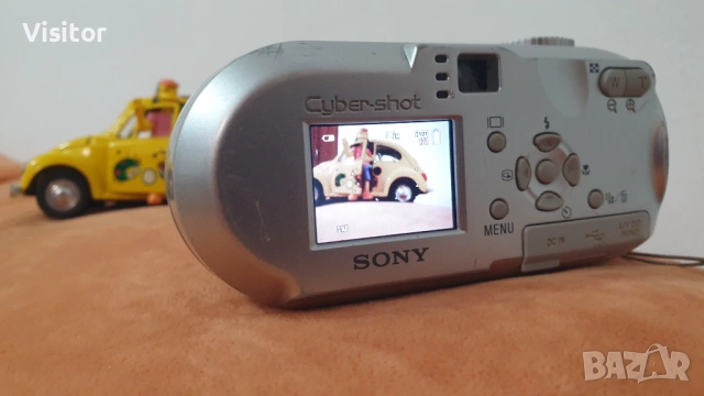 Sony Cyber-shot DSC-P73, снимка 3 - Фотоапарати - 54222919