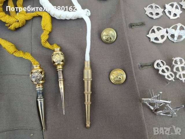 Парадни униформи , снимка 4 - Антикварни и старинни предмети - 52231696