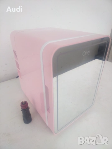 Мини хладилник OLVY с обем 4 литра за козметика, бебешка храна, мляко,храна,напитки, фреш